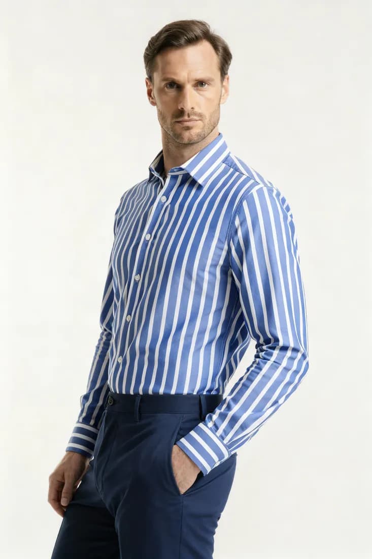 Perfect fit shirt with thin wide blue lines